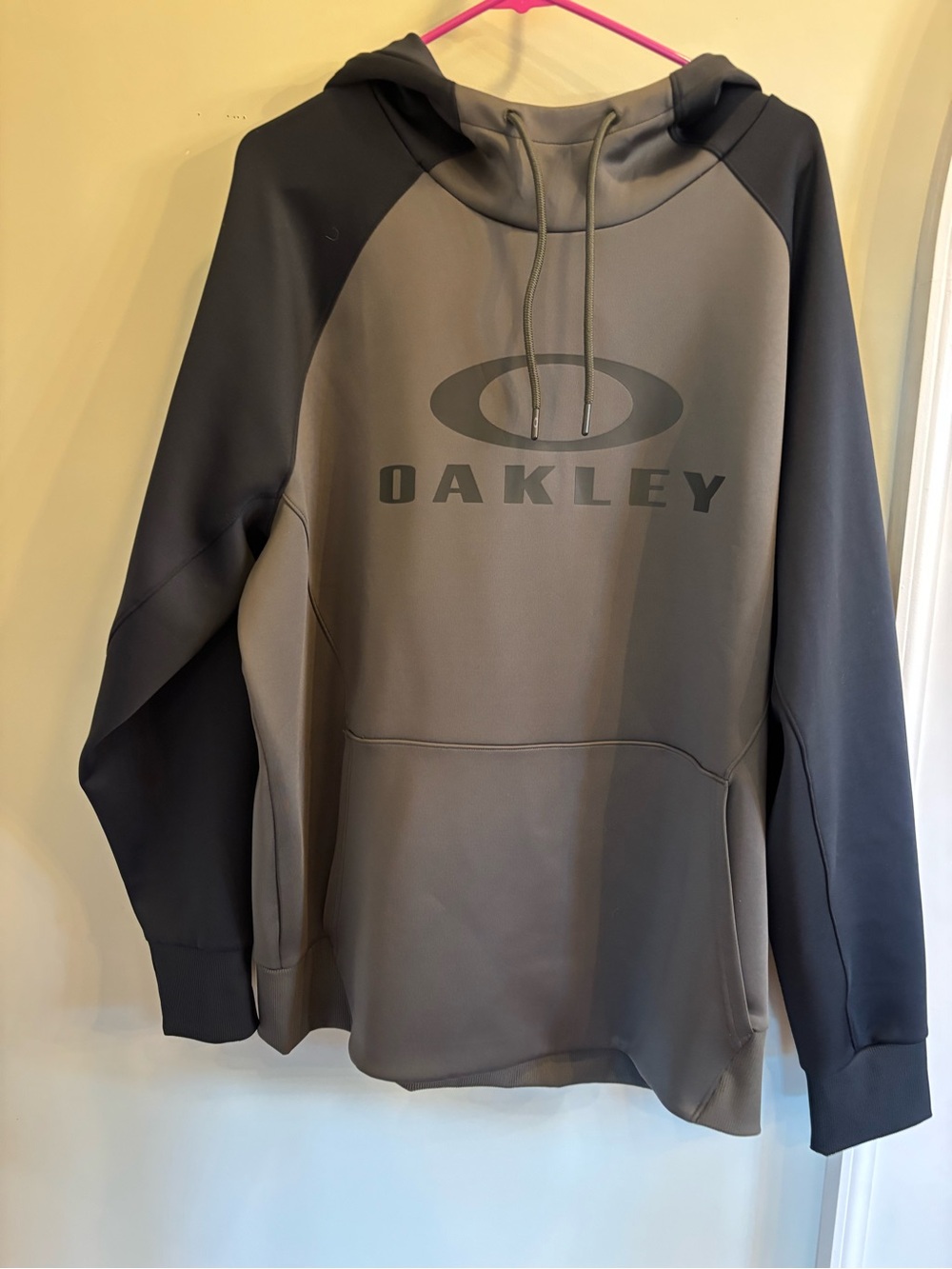 Oakley Men’s Two-Tone Logo Hoodie